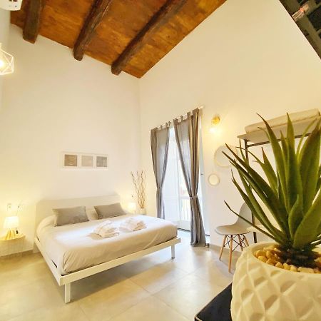 B&B Salerno In Centro Luaran gambar