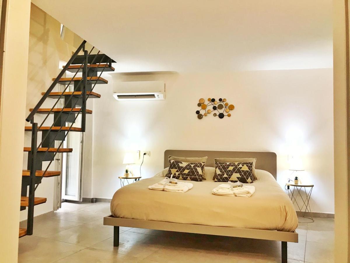 B&B Salerno In Centro Luaran gambar