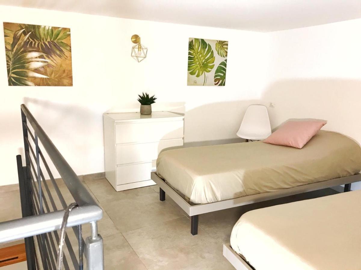 B&B Salerno In Centro Luaran gambar