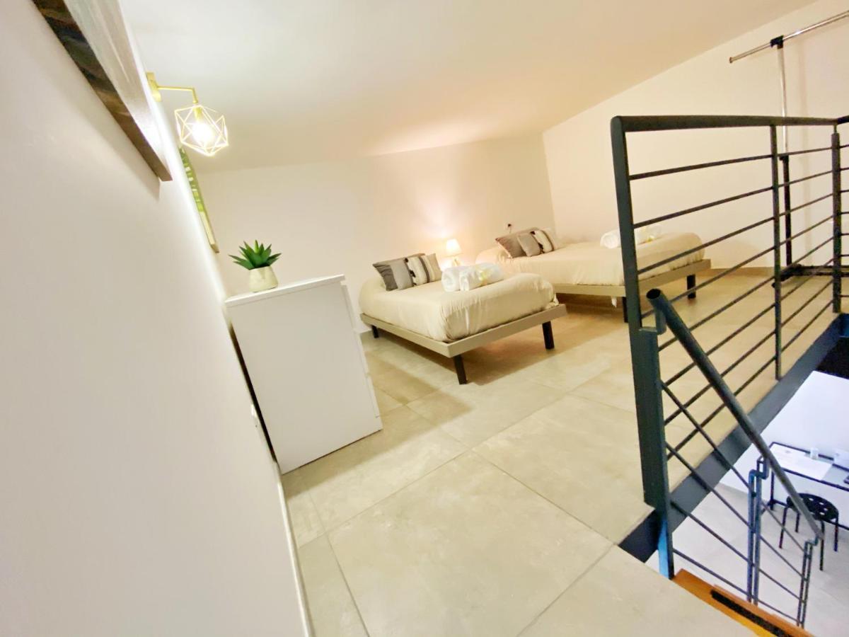 B&B Salerno In Centro Luaran gambar