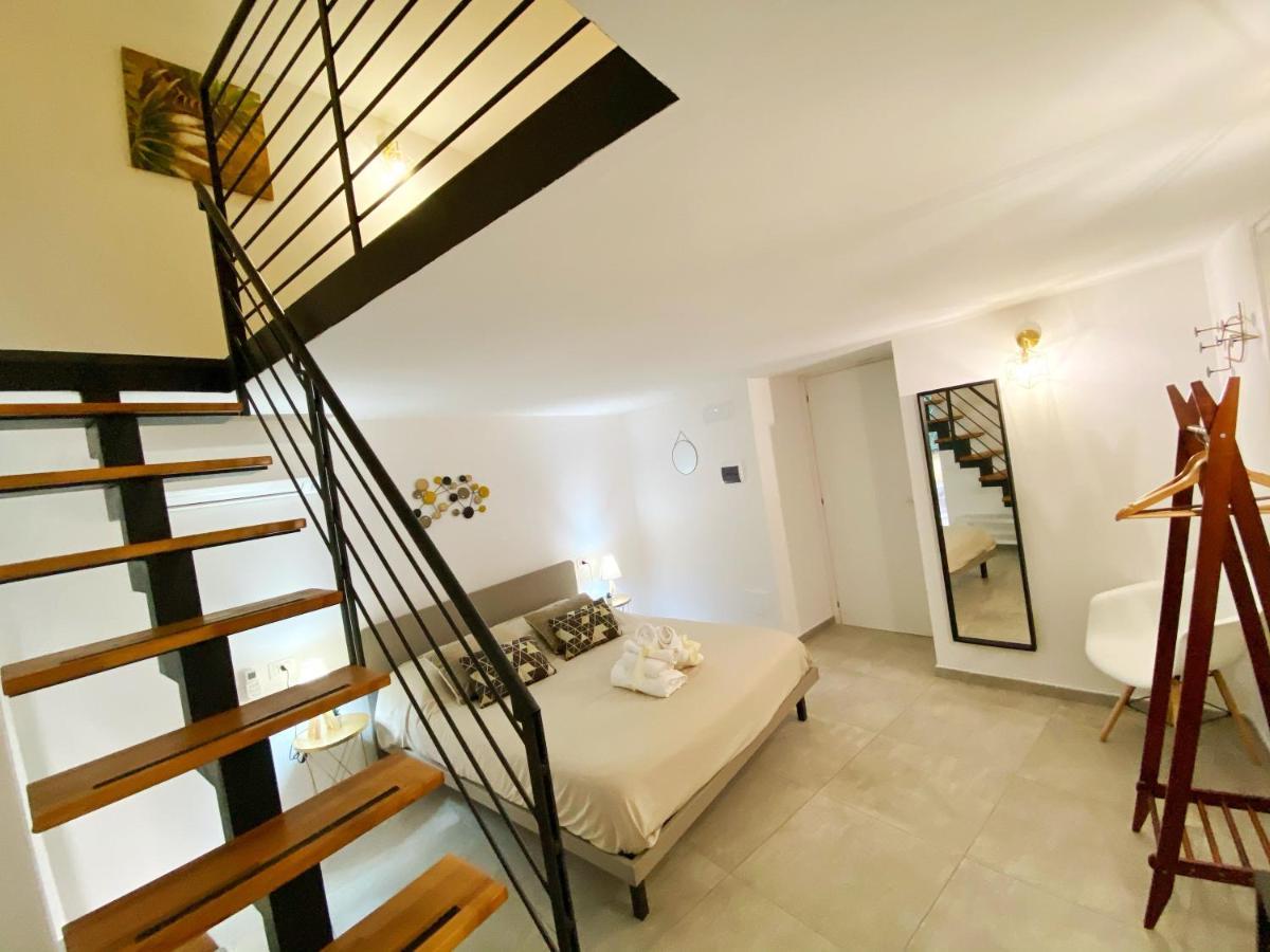 B&B Salerno In Centro Luaran gambar