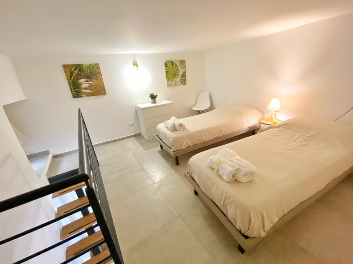 B&B Salerno In Centro Luaran gambar