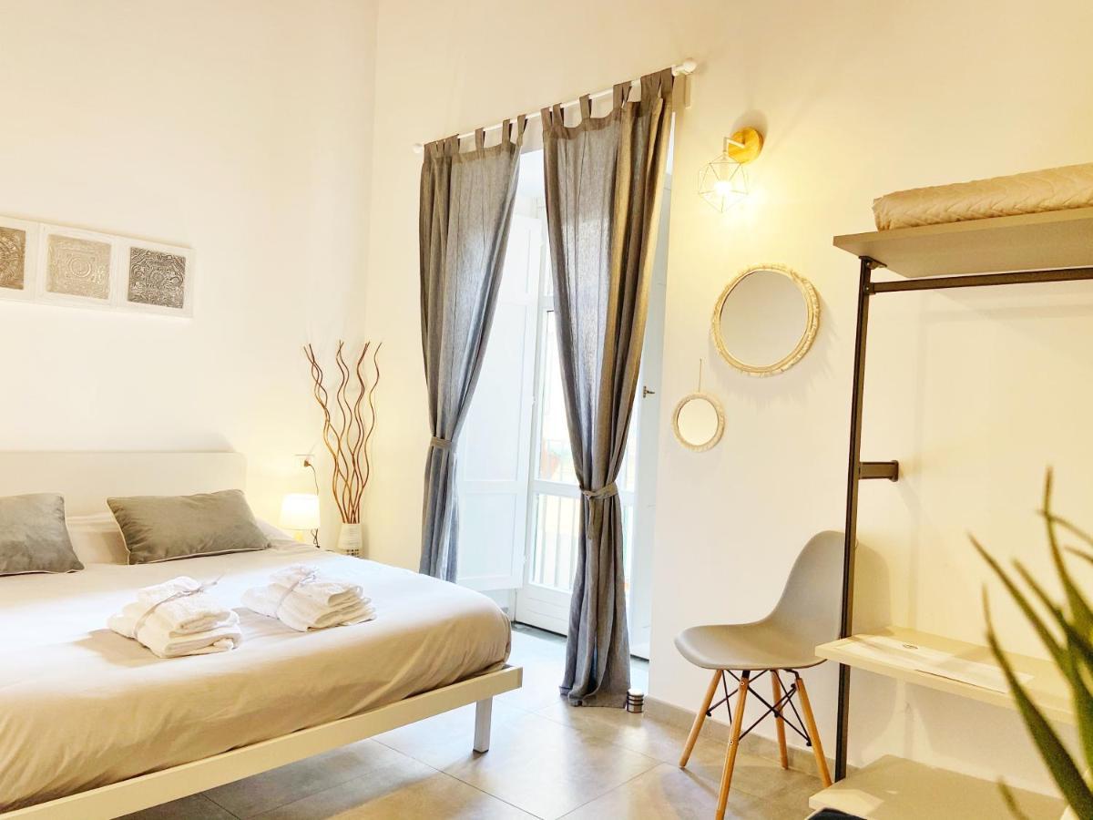 B&B Salerno In Centro Luaran gambar