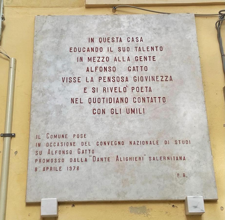 B&B Salerno In Centro Luaran gambar