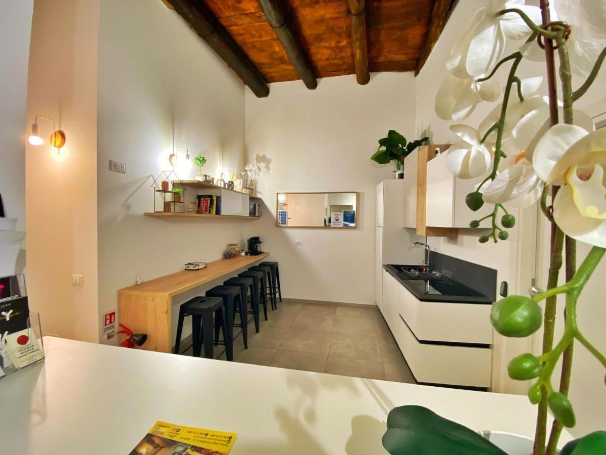 B&B Salerno In Centro Luaran gambar