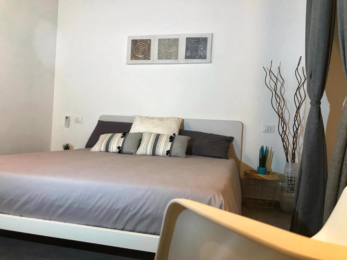 B&B Salerno In Centro Luaran gambar