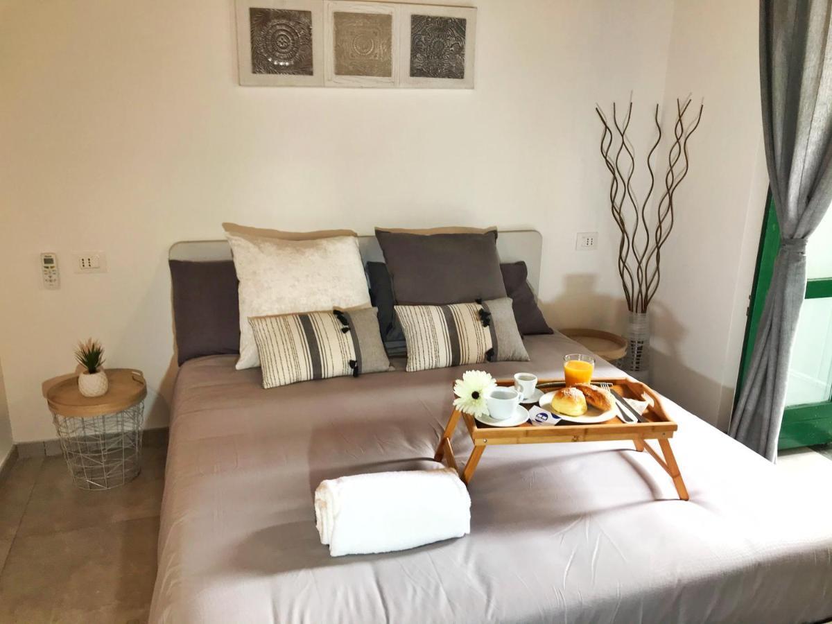 B&B Salerno In Centro Luaran gambar